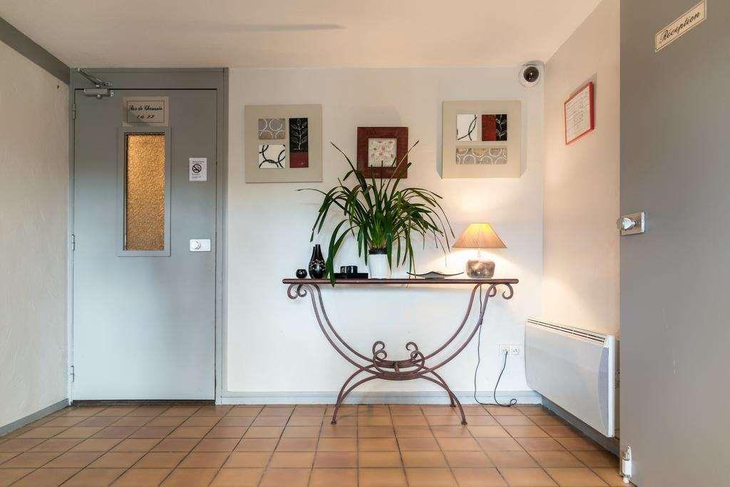 Brit Hotel Plaisance A9/A61 Narbonne Konforlar fotoğraf
