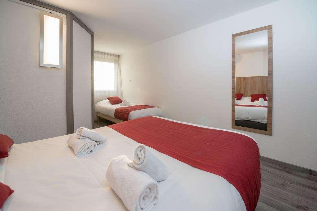 Brit Hotel Plaisance A9/A61 Narbonne Oda fotoğraf